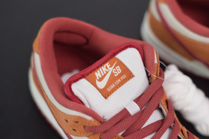 nike sb dunk low pro dark russet cedar bq6817-202