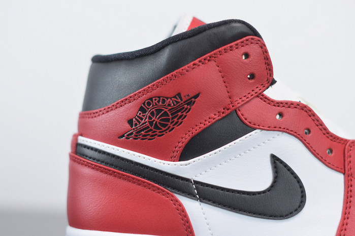 air jordan 1 mid chicago toe 554724-069