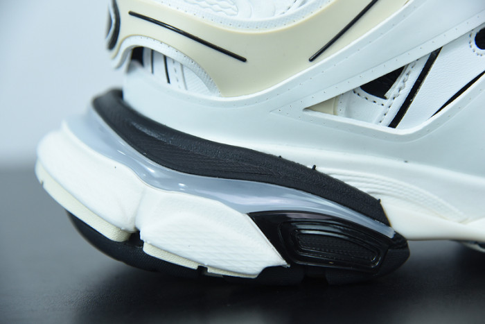 balcia track sneaker