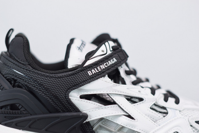 balcia track sneaker 570391 w2gn3 1090