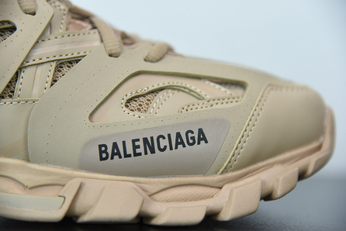 balcia track sneaker
