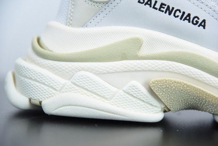 balcia triple s 541624 w09e1 9000