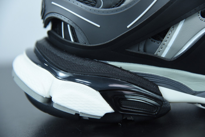 balcia track sneaker