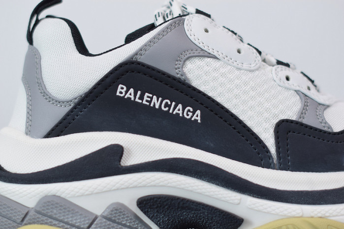 balcia triple s 536737 w09om 9072