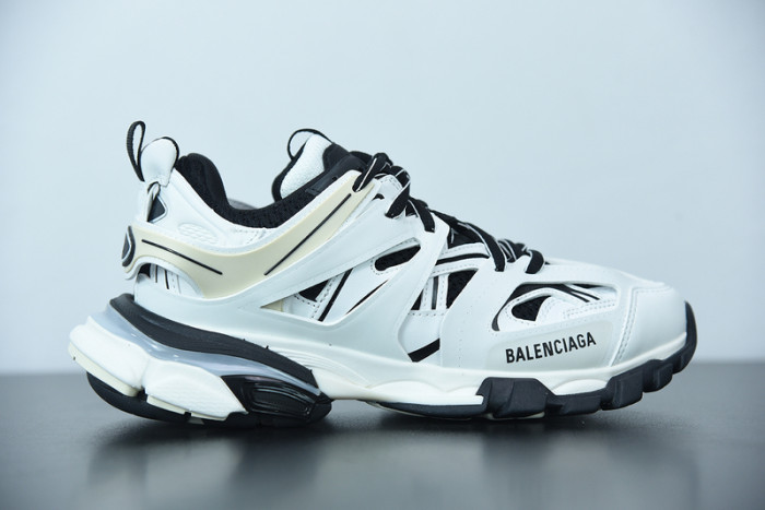 balcia track sneaker