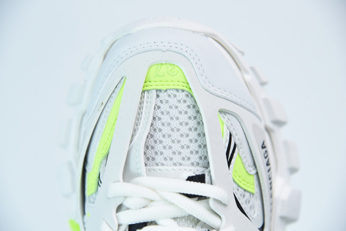 balcia track sneaker