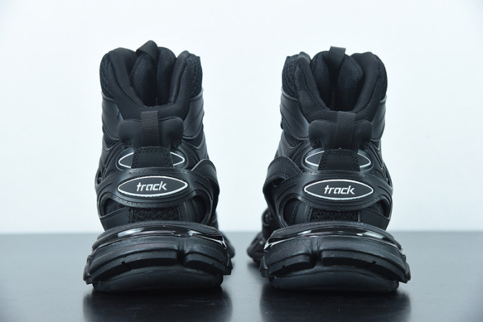 balcia track sneaker