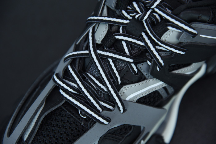 balcia track sneaker