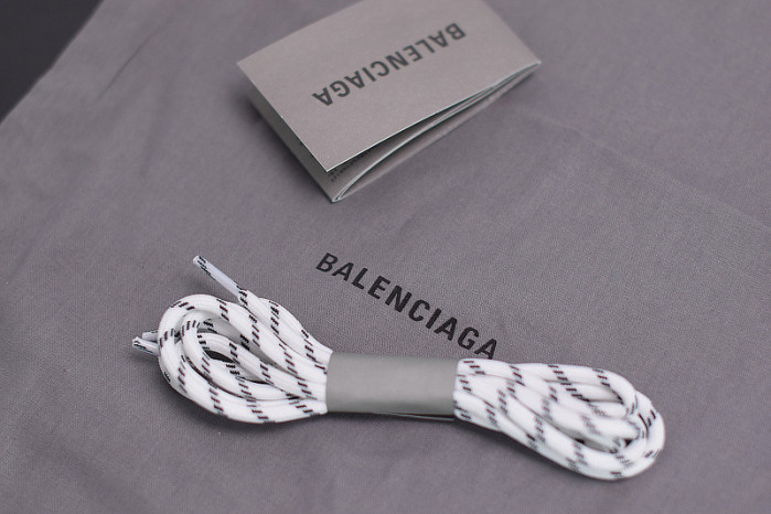 balcia triple s 541624 w2fr1 8297