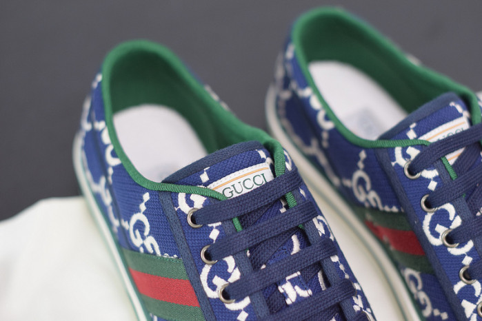 gci low top sneaker g020