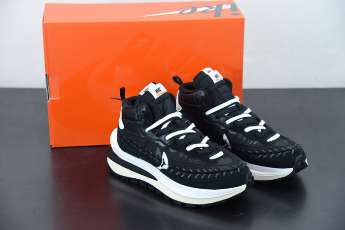 nike vaporwaffle sacai jean paul gaultier black white dh9186-001