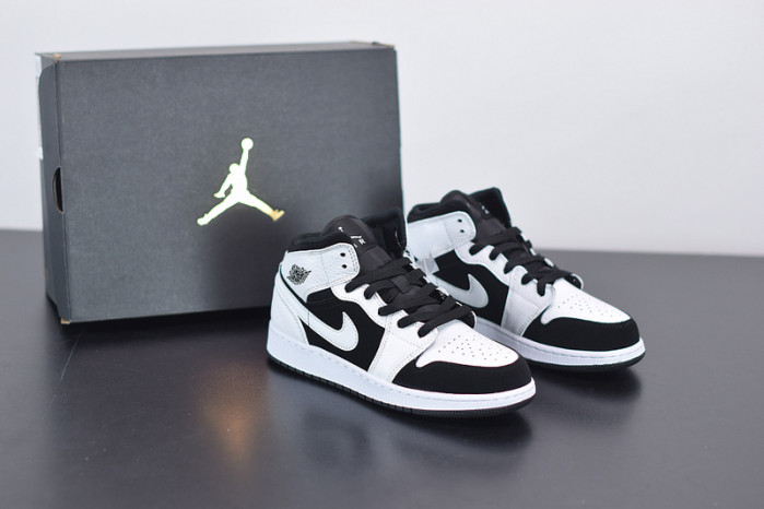 air jordan 1 mid white black (gs) 554725-113