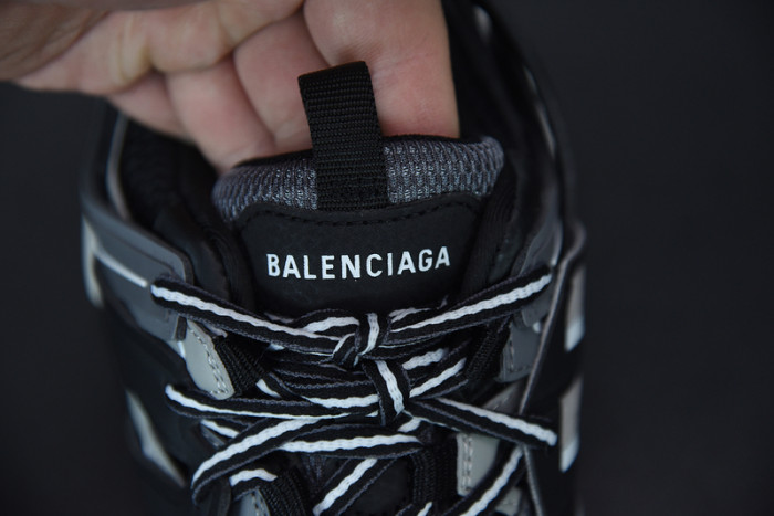 balcia track sneaker