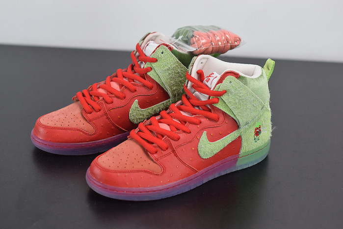 nike sb dunk high“strawberry cough” cw7093-600