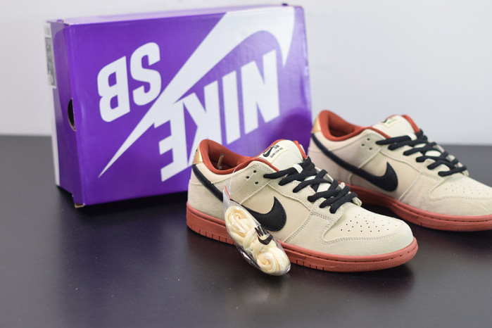 nike sb dunk low pro hennessy bq6817-100