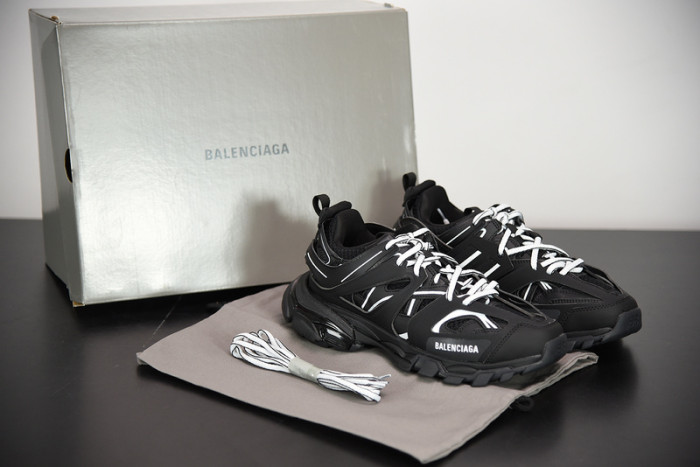 balcia track led Ba*len*cia*ga