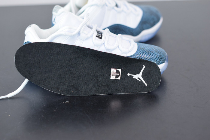 air jordan 11 retro low navy snakeskin cd6846-102