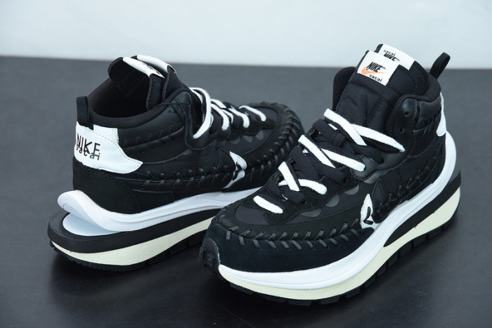 nike vaporwaffle sacai jean paul gaultier black white dh9186-001