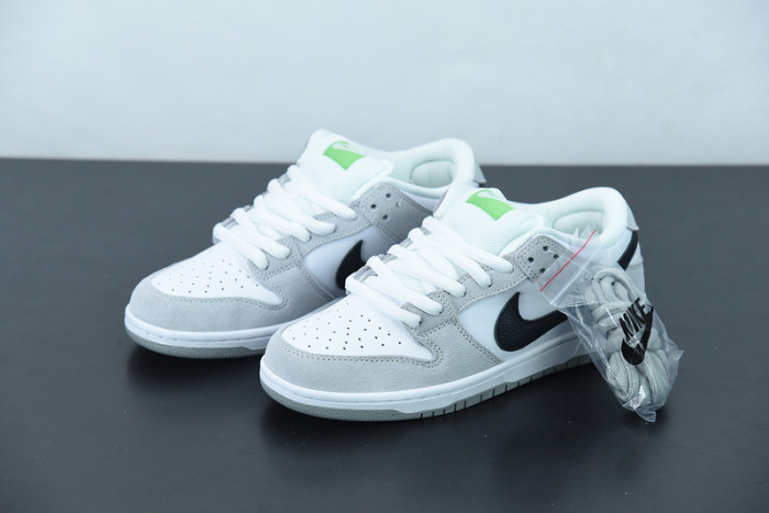 nike dunk sb low pro chlorophyll bq6817-011