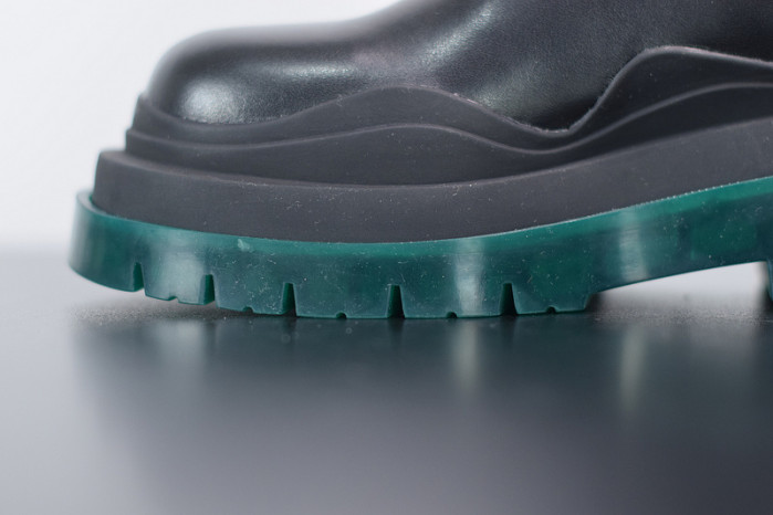 Bo*te*ga ve*ne*ta chelsea tire leather high boot