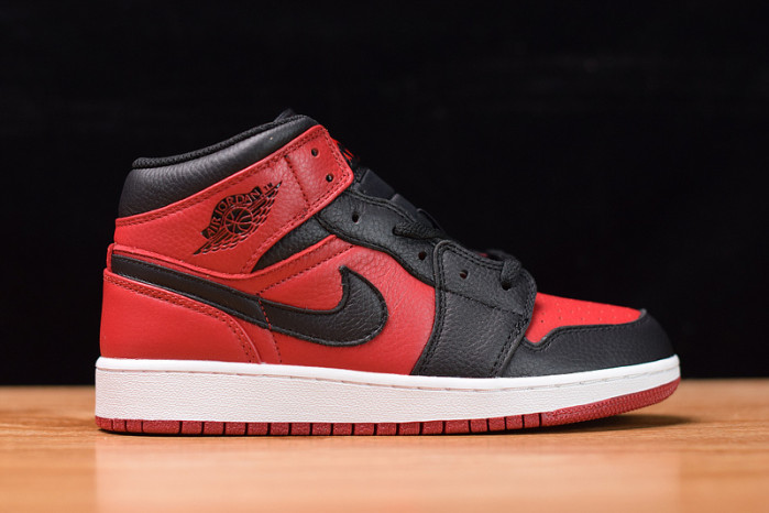 air jordan 1 mid gym red black 554724-610