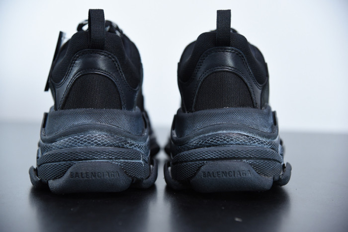 balcia triple s 534217 w09o1 1000