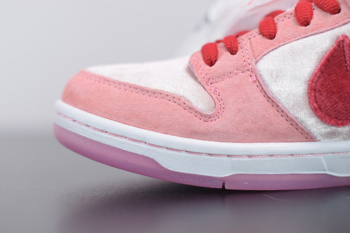 nike sb dunk low strangelove skateboards ct2552-800