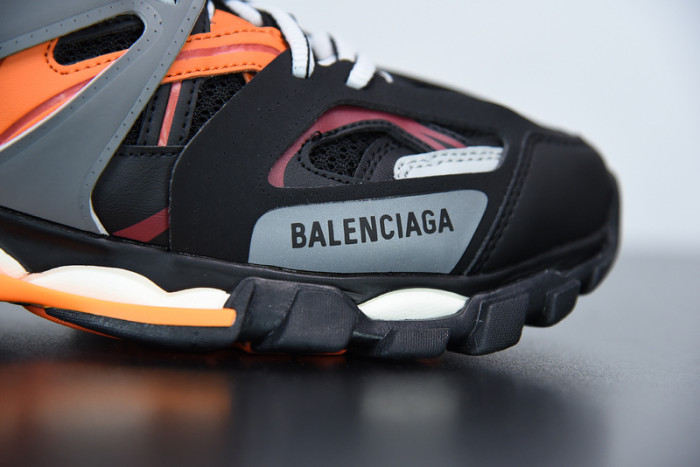 balcia track sneaker