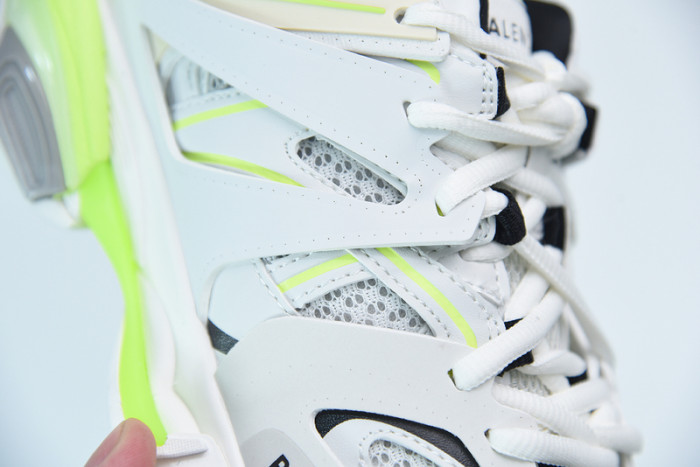 balcia track sneaker