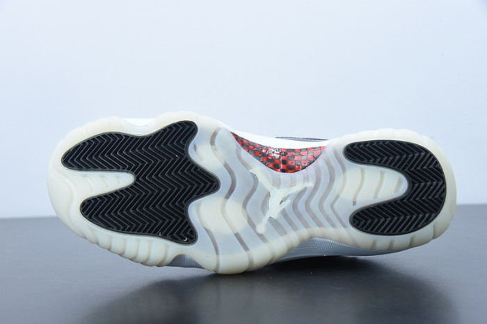 airjordan 11 retro low “72-10” av2187-001
