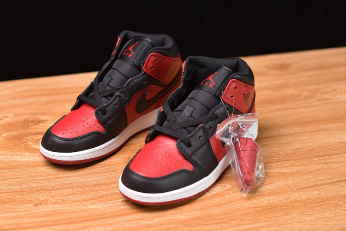 air jordan 1 mid gym red black 554724-610