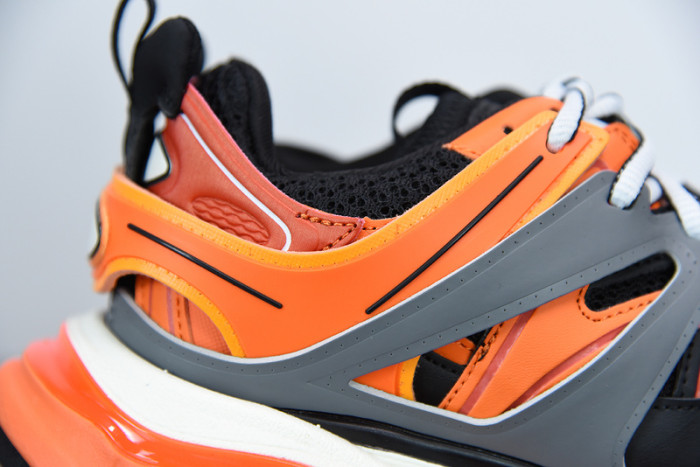 balcia track sneaker