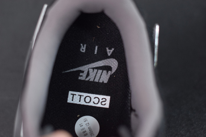 travis scott x air force 1 aq4211-001