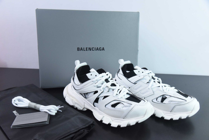 balcia track trainers 3.0 black white