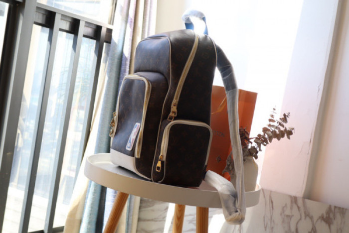 l**is V*t*n replica bags lvxnba backpack 32*17*45cm