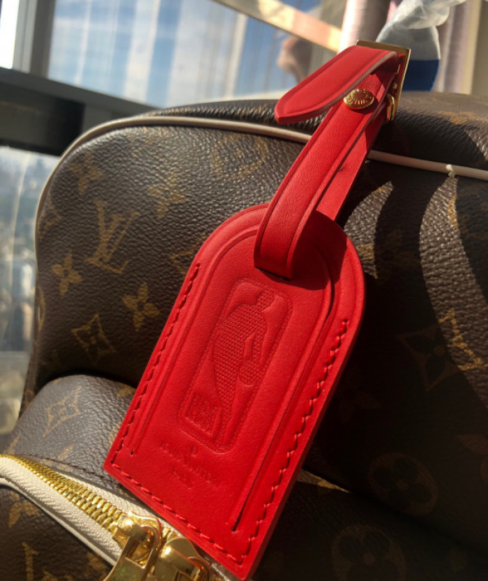 l**is V*t*n replica bags lvxnba backpack 32*17*45cm