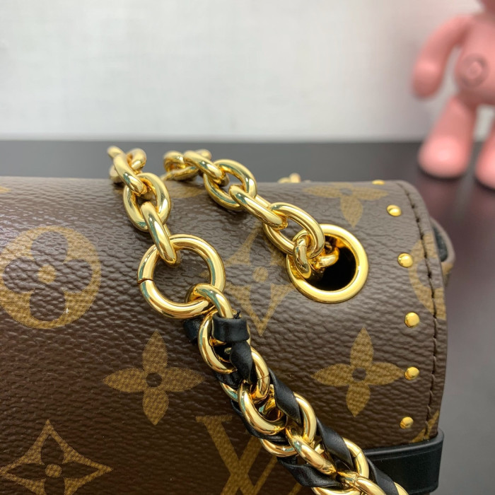 Louis Vuitton LV Monogram bag M14526
