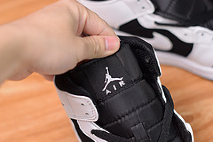 air jordan 1 retro mid tuxedo 554724-113