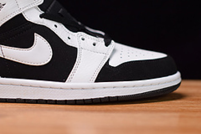 air jordan 1 retro mid tuxedo 554724-113